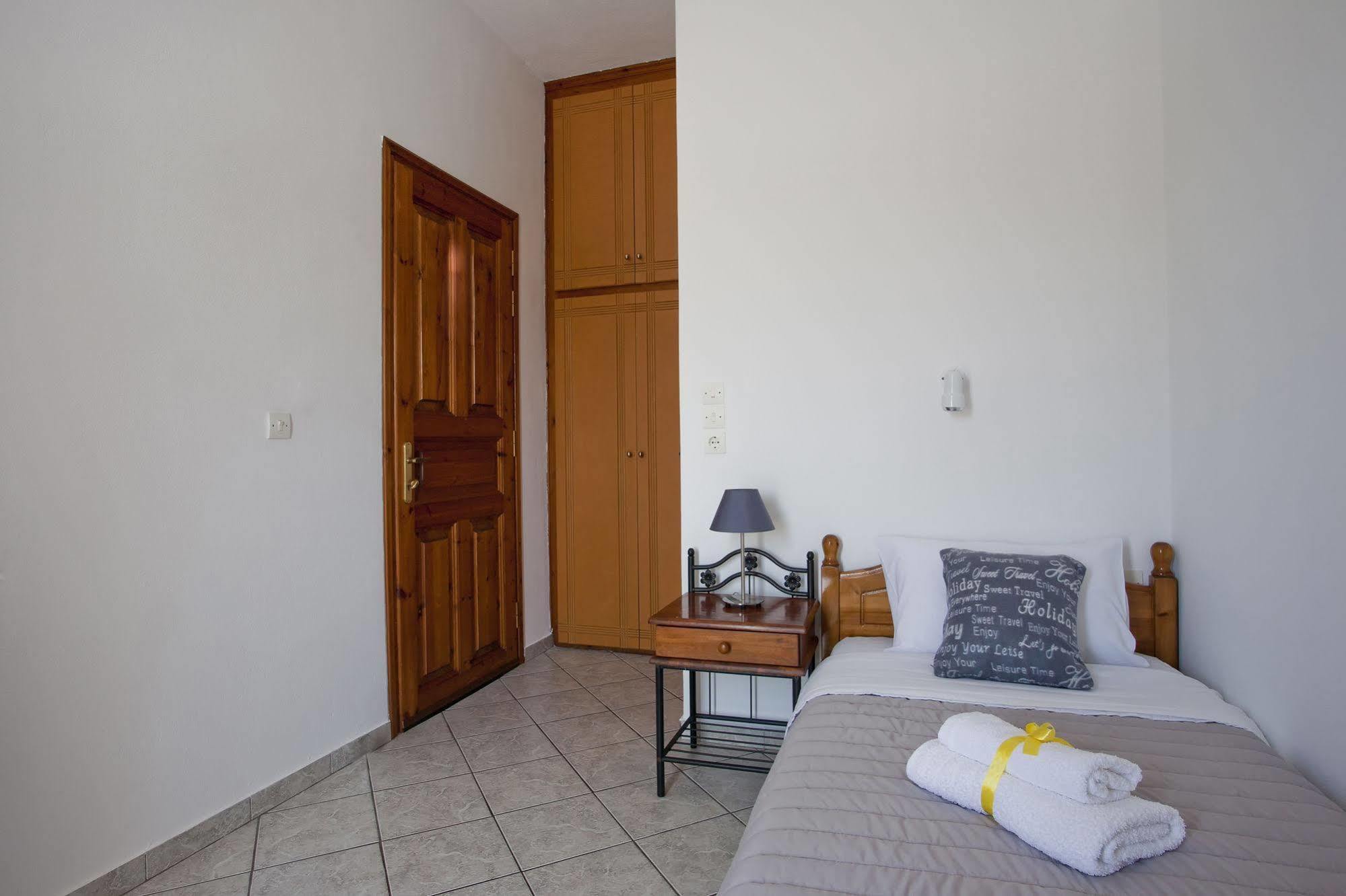 Nemesis Aparthotel Fíra Kültér fotó